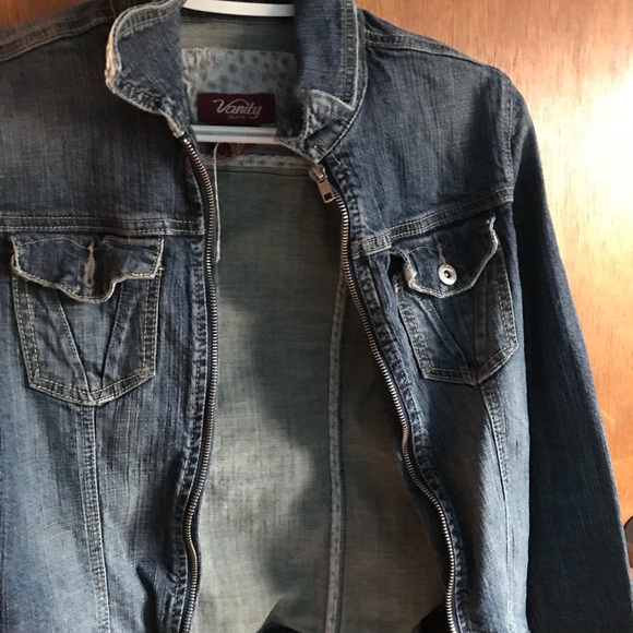 Jean jacket - Picture 1 of 1
